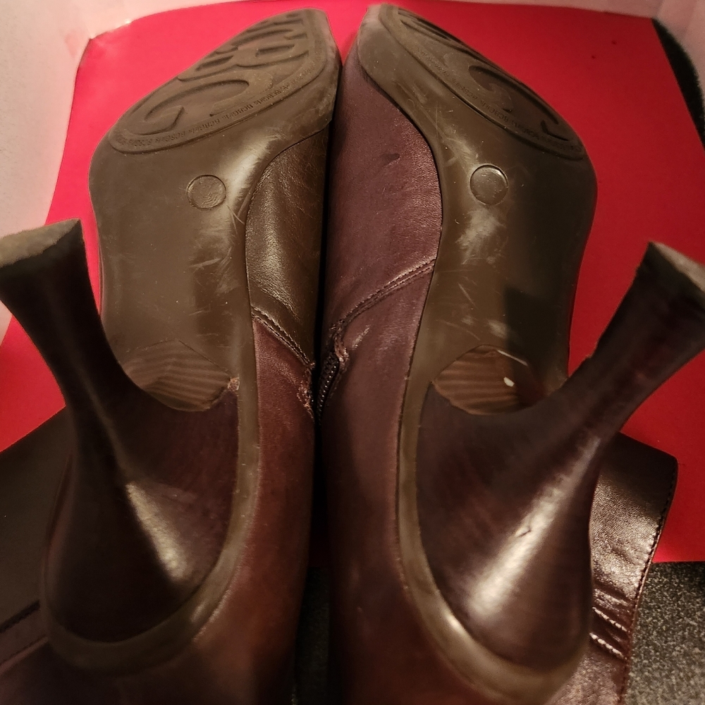 Boots - Picture 7 of 10